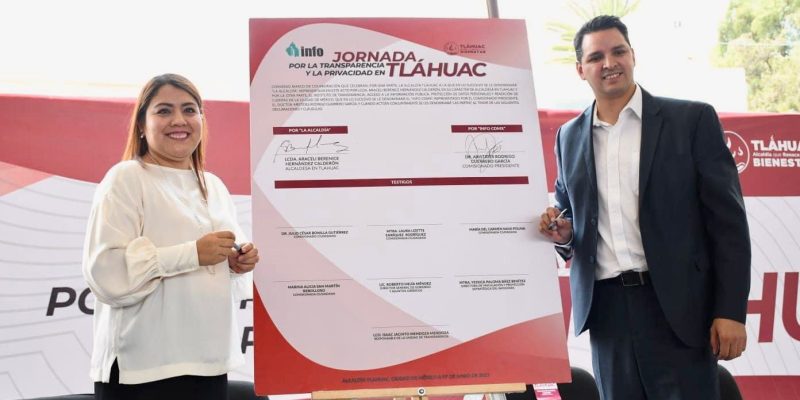 Con el objetivo de promover y difundir en los habitantes de la demarcación los derechos de acceso a la información pública y protección de datos personales, se realizó la Jornada de Transparencia en la alcaldía Tláhuac.