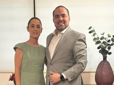 El 'Chimoltrufio' Gonzalo Espina así como dice una cosa, dice otra. Ayer calificaba de "mamarracho" al presidente López Obrador y hoy a poya a Claudia Sheinbaum, de quien dice es más panista que Xóchitl Gálvez.