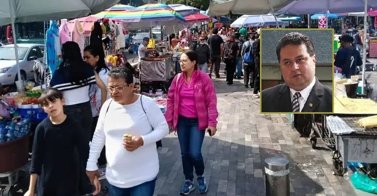 Olas de vendedores ambulantes se han multiplicado por toda la Ciudad de México, pues pese a que el Gobierno de Clara Brugada diga que existe una solidez de la economía local, los puestos de trabajo son escasos y los salarios son bajos, por lo que muchos capitalinos han tomado las calles para vender. FOTOS: Cuartoscuro / Especial