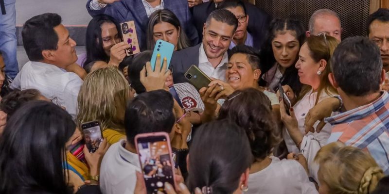 En la última semana, el aspirante de Morena la Jefatura de Gobierno de la CDMX, Omar García Harfuch se reunió con diferentes sectores de la población y corporativos, ante quienes dijo que es indispensable dar continuidad. FOTO: Campaña Harfuch