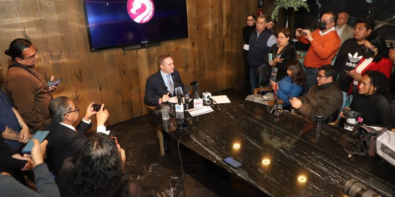 “Estoy interponiendo un juicio para que se anule la designación directa del precandidato del Frente Amplio por la Ciudad de México”, expresó Rubalcava Suarez en conferencia de prensa este miércoles. FOTO: Prensa Rubalcava