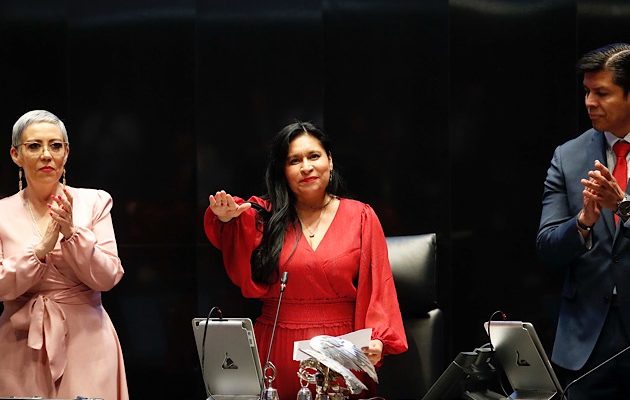 Ana Lilia Rivera, presidenta del Senado de la República,  puede ir al proceso de reelección sin tener que solicitar licencia y tampoco separarse del cargo que ostenta en la cámara alta. FOTO: Senado de la República