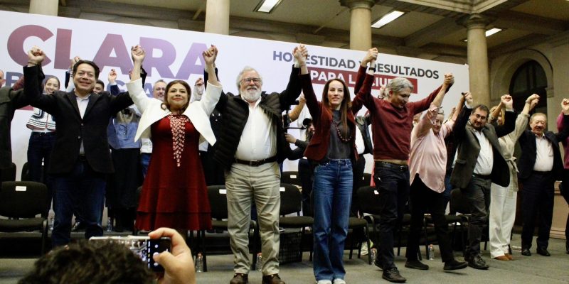 El equipo de 38 personas que presentó Brugada –me dice un amigo–, es como la Torre de Babel, por el desorden que habrá. También se le podría llamar el equipo Montesori, en que cada quien hará lo que quiera, como quiera y a la hora que quiera, fórmula ideal para el fracaso. Brugada, Montesori, Torre de Babel, Fernando Mercado, Temístocles Villanueva, Batres, Cravioto, Gerardo Villanueva, FOTO: X / César Cravioto