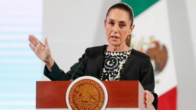 "Es esto de si se prohíbe o se busca un esquema en donde no se maltrate a los animales, y se permita mantener la crianza del toro, una actividad productiva de la que dependen muchísimas personas. Se pueden combinar ambas", dijo Sheinbaum. FOTO: Presidencia