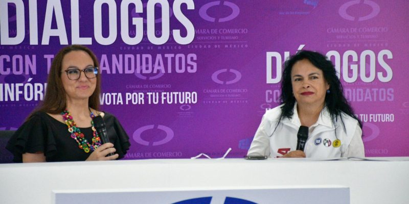 Margarita Saldaña Hernández, candidata a la reelección por la alcaldía Azcapotzalco, de la coalición Va X la Ciudad de México, fue la única aspirante que se presentó la tarde de este martes al encuentro que empresarios de la Cámara de Comercio y Turismo de la Ciudad de México (CANACO) realizó en su sede. FOTOS: Especial