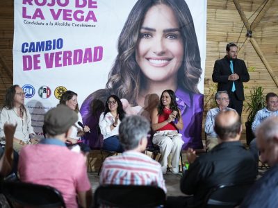 La candidata por la coalición “Va por la Ciudad de México”, integrada por el PRI, PAN y PRD, Ale Rojo de la Vega, presentó ante vecinos y vecinas de la Roma sur, así como con integrantes de organizaciones ambientales y de la aspirante a la diputación local Distrito 9, Silvia Sánchez Barrios. FOTO: Especial