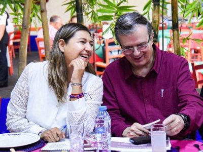 De qué tamaño debe ser la desesperación de la candidata de Morena a la Alcaldía Azcapotzalco, Nancy Núñez, que se atreve a presumir una reunión con Marcelo Ebrard, responsable político de la construcción de la Línea 12 del Metro que se desplomó en 2021 y dejó 26 personas fallecidas. FOTO: Facebook Nancy Núñez