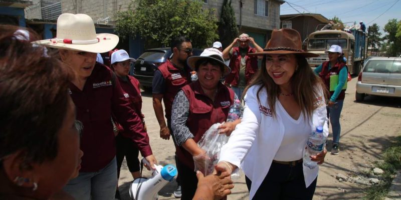 Juanita Carrillo se compromete a sacar del rezago a habitantes de La Tabla y El Tirado