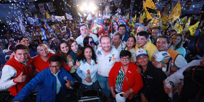 Al cerrar su campaña, la candidata a la reelección por Azcapotzalco de la alianza PAN, PRI y PRD, Margarita Saldaña, pidió a los ciudadanos acudir a las urnas el próximo 2 de junio para que México no siga siendo rehén de unos cuantos, sino que “sea un país libre y camine hacia la democracia y a la prosperidad”. FOTO: Especial