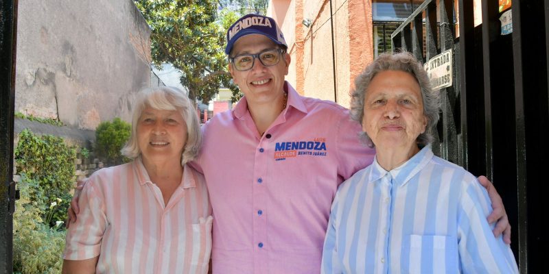 Luis Mendoza, candidato a la alcaldía Benito Juárez por la Coalición “Va X la CDMX”, se comprometió abrir el tercer Centro de Educación Continua para el Adulto Mayor (Cecam), mejor conocido como universidad de la tercera edad, mismo que ubicará en la zona oriente de la demarcación. FOTO: Especial