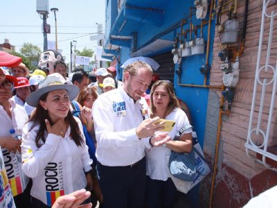 Santiago Taboada, candidato a la Jefatura de Gobierno por la coalición “Va X La CDMX”, reiteró su compromiso de acabar con el derecho de piso en conjunto con el trabajo de Rocío Barrera, aspirante a la alcaldía Venustiano Carranza por la misma alianza. FOTO: Especial