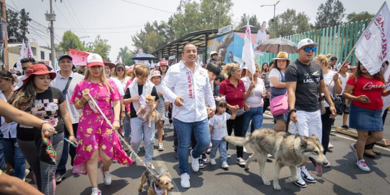 El candidato para gobernador de la alcaldía Gustavo A. Madero por la alianza de los partidos Morena, PT y PVEM, construiría, de ganar las elecciones del 2 de junio, tres clínicas veterinarias de alta calidad, en pro del bienestar de las mascotas en dicha demarcación territorial. FOTO: Especial