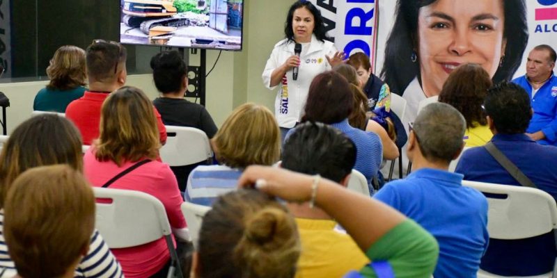 La candidata a la alcaldía de Azcapotzalco por el PAN, PRI y PRD, Margarita Saldaña Hernández, reiteró este miércoles el compromiso de su administración con el fortalecimiento del sistema educativo local. FOTO: Especial