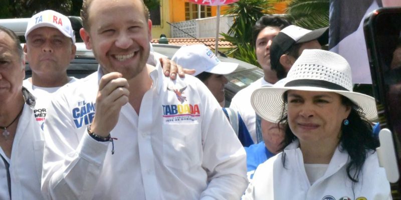 Una multitud recibe a Taboada y a Saldaña en El Rosario, Azcapotzalco