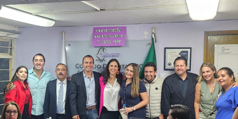 Carlos Orvañanos recibió su constancia de mayoría como alcalde electo de Cuajimalpa, para el periodo de gobierno del 1 de octubre de este año al 30 de septiembre de 2024. FOTOS: Especial