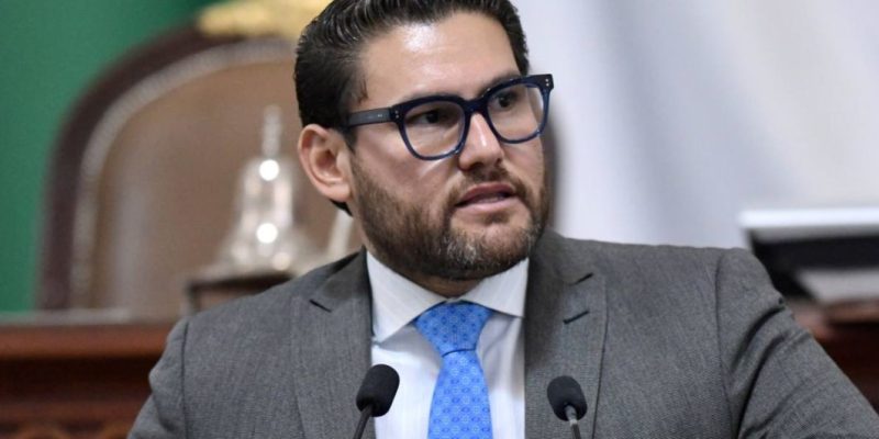 El diputado local del PAN, Aníbal Cañez Morales, lamentó que el Tribunal Electoral CDMX vuelva a hacer el “ridículo” postrándose frente al poder y haciendo caso omiso de su responsabilidad constitucional de hacer valer los principios que rigen el proceso democrático en Cuauhtémoc.