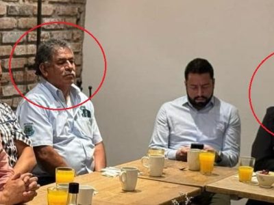 Ricardo Del Moral, líder de la Sección 1 del SUTGCDMX (tercero de izquierda a derecha), en reunión transando con Fernando Mercado.