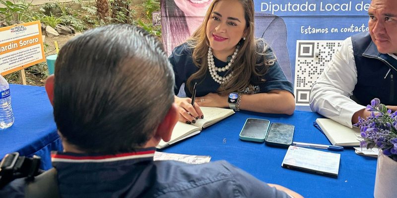 Con el firme compromiso de estar cerca de los habitantes de Miguel Hidalgo, la diputada local, Laura Álvarez, inauguró un módulo de atención ciudadana en la explanada de la alcaldía, donde cada miércoles estará disponible para escuchar y atender de primera mano las peticiones de la comunidad. FOTOS: Especial