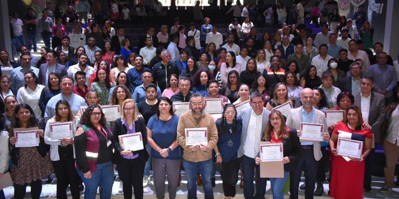 Trabajadores hombres y mujeres de la Alcaldía La Magdalena Contreras recibieron reconocimientos por capacitarse en el “Taller de Sensibilización en Perspectiva de Género y Derechos Humanos”. FOTOS: Especial