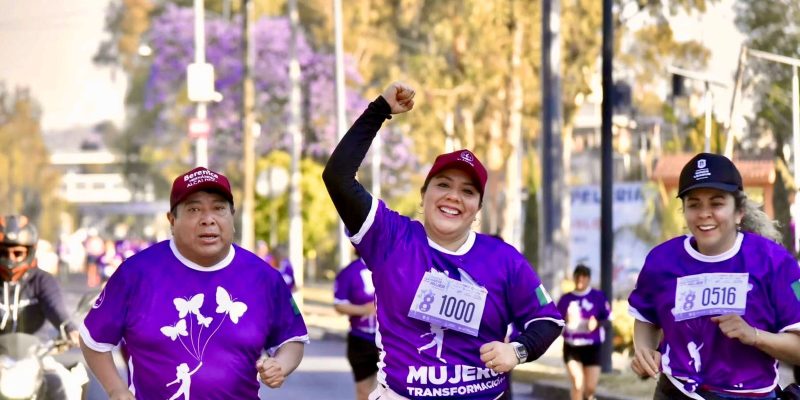 En la Gran Carrera «Tan Fuerte como una Mujer» participó la alcaldesa de Tláhuac, Berenice Hernández, quien agradeció la participación de todas las mujeres en una actividad de significativa importancia para conmemorar el Día Internacional de la Mujer.