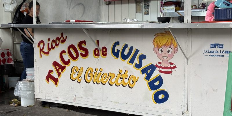 “El ataque a los rótulos fue una tentativa de homicidio cultural. Hoy decimos con hechos: la Cuauhtémoc no se borra, se pinta con orgullo”, afirmó la alcaldesa durante el anuncio del programa, en el Mercado San Juan, el pasado octubre.