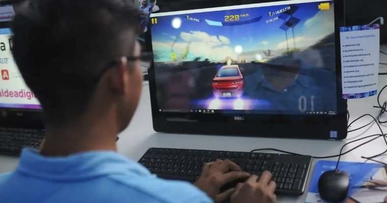 El Congreso de la Ciudad de México aprobó el dictamen a la iniciativa ante el Congreso de la Unión por el que se propone reformar la fracción V del artículo 5, y adicionar una fracción V Bis al artículo 5 de Ley General de Cultura Física y Deporte, para incluir a los eSports como parte de esta normatividad. FOTO: Diego Simón Sánchez / Cuartoscuro