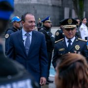 El alcalde de Cuajimalpa, Carlos Orvañanos, informó que en el marco del arranque del nuevo ciclo escolar 2025-2026, se tiene listo un esquema de seguridad listo para un regreso a clases tranquilo entre los padres de familias y autoridades del sistema educativo de nivel básico en lo público y privado. FOTO: Especial