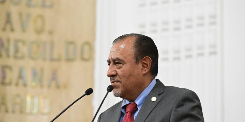 El legislador Pablo Trejo Pérez (PRD) advirtió el crecimiento exponencial del parque vehicular en la metrópoli, que actualmente supera los 6.4 millones de unidades, particularmente automóviles y motocicletas, lo que genera desafíos para la seguridad vial y la movilidad urbana. FOTO: Especial