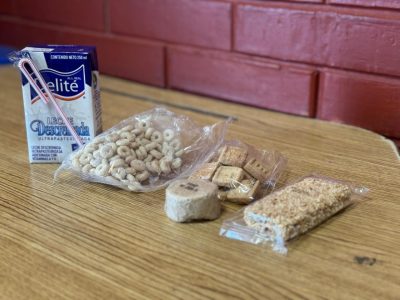 A diferencia de años anteriores, que se proporcionaba el alimento en la cuarta semana del año lectivo, en esta ocasión inicia en la semana dos del presente ciclo escolar; también, por primera vez, a cada ración alimenticia, en la modalidad fría, se le incorporará verdura deshidratada un día a la semana, a fin de enriquecer su valor nutricional. FOTO: Especial