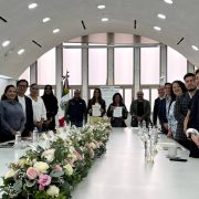 Con el objetivo de garantizar dignidad en la partida de quienes más lo necesitan, la alcaldesa de Cuauhtémoc, Alessandra Rojo de la Vega firmó un Convenio de Colaboración con la funeraria J. García López, mediante el cual se otorgarán cremaciones gratuitas a personas en situación de calle que fallezcan en la demarcación. FOTO: Especial