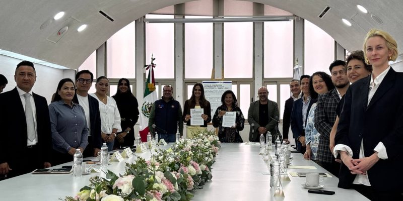 Con el objetivo de garantizar dignidad en la partida de quienes más lo necesitan, la alcaldesa de Cuauhtémoc, Alessandra Rojo de la Vega firmó un Convenio de Colaboración con la funeraria J. García López, mediante el cual se otorgarán cremaciones gratuitas a personas en situación de calle que fallezcan en la demarcación. FOTO: Especial