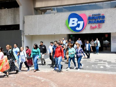 El secretario de Educación, Pablo Yanes, reconoció la labor de la alcaldía Benito Juárez en la construcción de una cultura de Protección Civil, educación y capacitación ante emergencias. FOTO: Especial