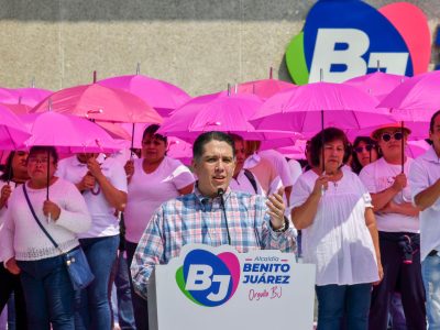 En el marco del Día Mundial de la Lucha contra el Cáncer de Mama, la alcaldía Benito Juárez realizó la jornada BJ Rosa por Amor a la Vida, en la cual, el alcalde Luis Mendoza destacó el compromiso que su administración tiene para generar acciones en beneficio de las mujeres que lamentablemente padecen esta enfermedad. FOTOS: Especial