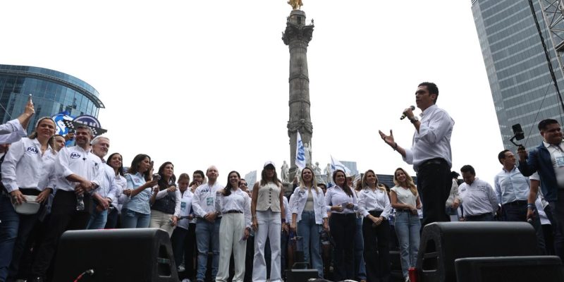 El presidente nacional del Partido Acción Nacional, Jorge Romero Herrera, encabezó el relanzamiento del PAN en un acto histórico que marcó “el inicio de una nueva era azul: un PAN más abierto, moderno y ciudadano.”