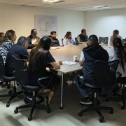 Este viernes se estableció una mesa de diálogo entre el Gobierno Central, la alcaldía Cuauhtémoc e integrantes del comercio popular desalojados la semana pasada por elementos de la demarcación; sin embargo, no asistió Alessandra Rojo de la Vega, principal promotora del ordenamiento en las calles.