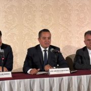 Víctor Hugo Lobo Rodríguez (izquierda); a la derecha Gerardo González, su "Juanito"