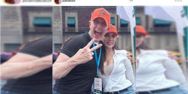 FOTO: Facebook Joana Marlen Bautista. Contexto: en la concentración por el primer año del inicio del Gobierno de Claudia Sheinbaum.