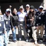 La alcaldesa Alessandra Rojo de la Vega encabezó una jornada de Limpia Cuauhtémoc en la colonia Obrera, donde recorrió la zona junto a su gabinete y atendió directamente reportes de vecinas y vecinos en lo que respecta a alumbrado público, desazolve, drenaje, poda, bacheo y balizamiento, entre otras acciones. FOTO: Especial