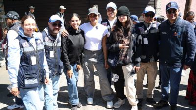 La alcaldesa Alessandra Rojo de la Vega encabezó una jornada de Limpia Cuauhtémoc en la colonia Obrera, donde recorrió la zona junto a su gabinete y atendió directamente reportes de vecinas y vecinos en lo que respecta a alumbrado público, desazolve, drenaje, poda, bacheo y balizamiento, entre otras acciones. FOTO: Especial