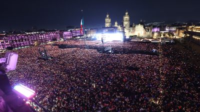 La artista latina más grande de todos los tiempos, Shakira, cerró en lo más alto su exitosa gira por México con Las Mujeres Ya No Lloran World Tour. Más de 400 mil fans se congregaron en el Zócalo de la Ciudad de México, la Alameda y el Monumento a la Revolución, para acompañar a la estrella colombiana durante una memorable cita que quedará registrada en la historia musical de la ciudad. FOTOS: Especial