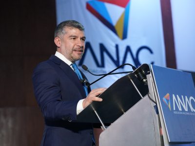 Mauricio Tabe, presidente de la ANAC, planteó que se asignen recursos por la explotación de hidrocarburos no convencionales a obras que compensen el daño ambiental. FOTO: Especial