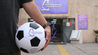 El INE incurrió en lo que podría ser una doble violación a la Ley, cuya actuación debería ser revisada de oficio por la Fiscalía Especializada Para la Atención de Delitos Electorales (FEPADE) y la Secretaría de Gobernación (SEGOB), que encabeza Rosa Icela Rodríguez.