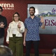 Este domingo volvieron a participar los mismos de siempre y uno nuevo, lo que la consolidó como La GrilloChilanguera de El Sebas, como le dicen a Sebastián Ramírez, ex presidente del partido en la capital del país. FOTO: Alterada irónicamente con IA Gemini-Copilot