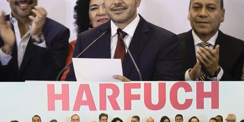 Casi como en San Luis Potosí, en la Ciudad de México el PVEM ha estirado tanto la liga en su relación Morena y el Gobierno, que prácticamente ya está rota. Seguro si en este momento tuviera que tomarse alguna decisión sobre la alianza electoral 2027, no irían juntos. FOTOS: Cuartoscuro / Especial