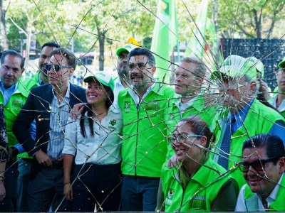 En realidad, es la desesperación de que con nada llaman la atención de la Jefatura de Gobierno. “Yo te terminé, no tu a mí”, acaso es el mensaje político que quiere enviar el PVEM, como para no sentirse despechado. Es de facto la ruptura del PVEM con Morena en la CDMX. No irán juntos en 2027. FOTO: Especial – Edición IA Gemini