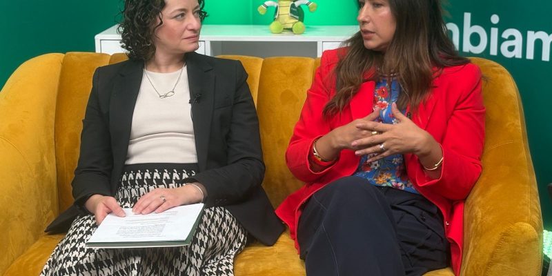 El avance de las mujeres en el sector financiero comienza a reflejarse en cifras concretas. En SOC, 4 de cada 10 franquicias son dirigidas por mujeres, mientras que más de 1,000 colaboradoras forman parte activa de su red en distintas posiciones, desde liderazgo hasta operación y administración.
