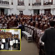 Pero hay tristes y lamentables excepciones, como el caso del Congreso de la Ciudad de México, donde no se les dio preferencia, a pesar de que ahí se crean las leyes. Este martes, en el Palacio de Donceles, los legisladores entregaron 84 medallas al Mérito en diferentes disciplinas, actividades profesionales y causas sociales. En total 13 diferentes áreas. FOTO: CDMX Magacín / Especial