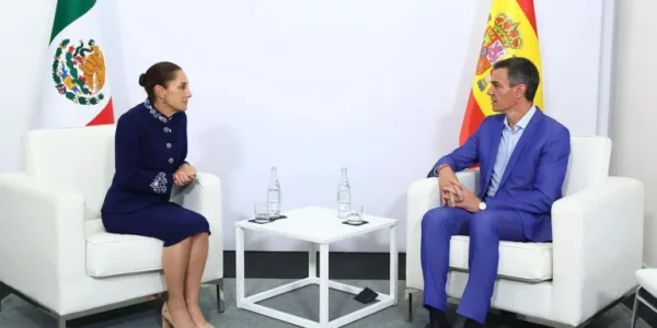 Este sábado, tras su participación en el IV encuentro en defensa de la democracia, la presidenta de México, Claudia Sheinbaum sostuvo una reunión bilateral de carácter privado con su homólogo español, Pedro Sánchez. FOTO: EFE