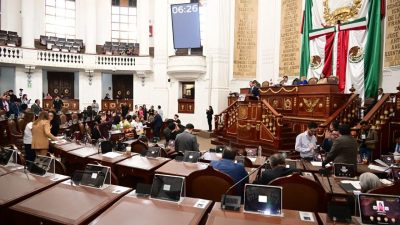Seguramente van a estar presentes como disco rayado los ataques de “narcopartido”, “traidores a la patria”, “cartel inmobiliario”, temas candentes y buenos pa' polemizar en redes sociales, pero que no aportan nada en este tipo de comparecencias, porque no aportan nada. Lo veremos. FOTO: Especial