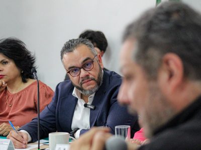 El alcalde de La Magdalena Contreras, Fernando Mercado Guaida, compareció este viernes ante el Congreso de la Ciudad de México, donde presentó los avances, acciones estratégicas y resultados obtenidos por su administración en materia de seguridad, prevención de riesgos, infraestructura hidráulica, atención ciudadana y fortalecimiento comunitario. FOTO: Especial